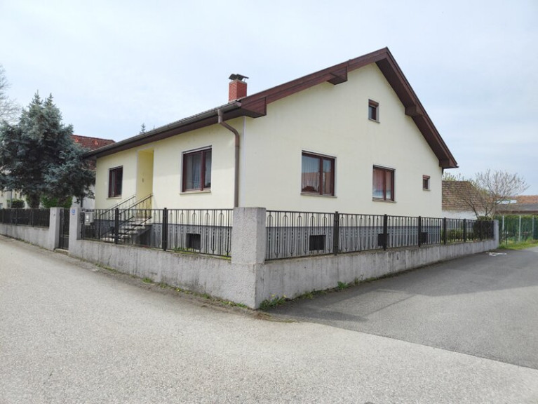 Haus - 7061, Trausdorf an der Wulka - Schönes Einfamilienhaus mit kleinem Garten in Trausdorfer Zentrumslage!