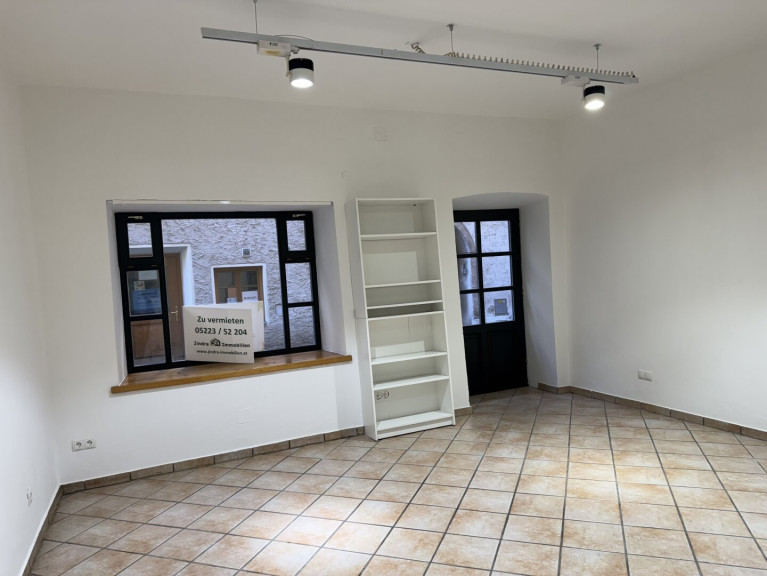 Einzelhandel - 6060, Hall in Tirol - Neuwertiges Geschäftslokal in Hall in Tirol – Top Lage, nur € 600.- Miete!