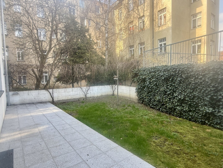 Wohnung - 1130, Wien - Moderne Wohnung mit Terrasse und Eigengarten (Stellplatz möglich)
