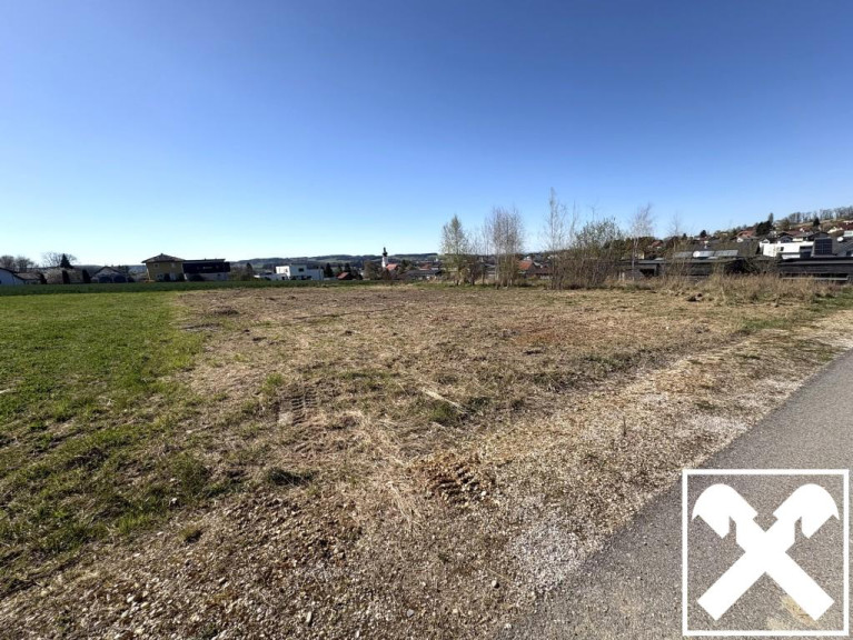 Grundstück - 4972, Utzenaich - Sonniger Baugrund ohne Bauverpflichtung in ruhiger Siedlungslage