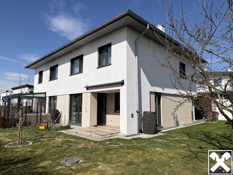 Haus - 4972, Utzenaich - Moderne Doppelhaushälfte in schöner Siedlungslage mit Garten & Garage