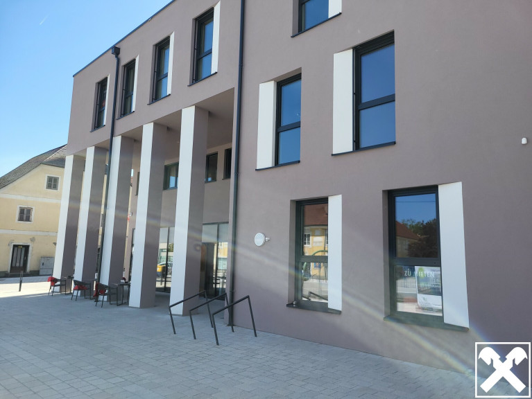 Büro / Praxis - 4063, Hörsching - Geschäftsfläche am Stadtplatz in Hörsching