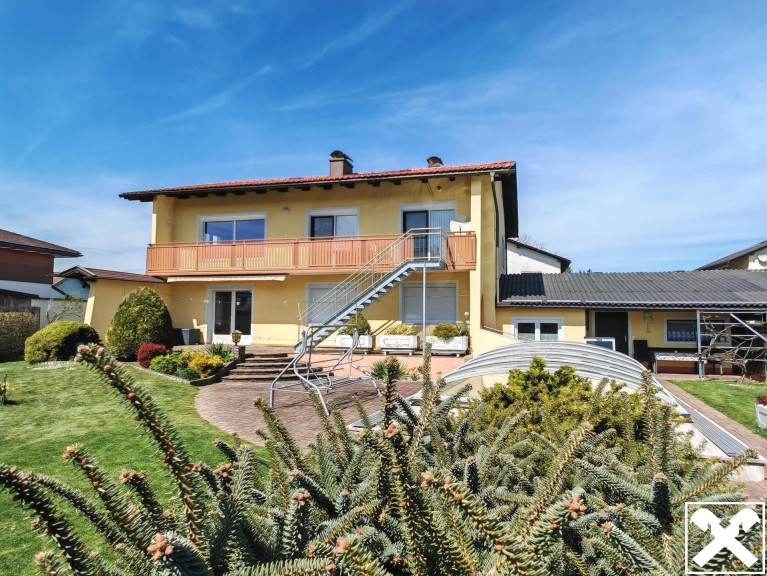 Haus - 9020, Klagenfurt-Hörtendorf - Ruhelage trifft Stadtnähe! Zweifamilienhaus mit Doppelgarage, Pool und Gartenhaus