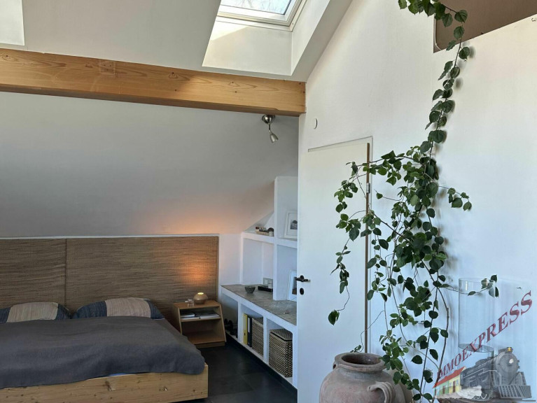 Wohnung - 5026, Salzburg - Charmante Atelier- oder 2 Zimmerwhg - DG - Salzburgblick - gemauerter Kaminofen - Sichtdachstuhl