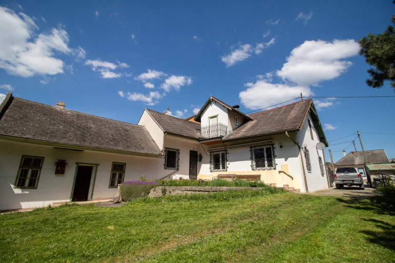 Haus - 2213, Bockfließ - Familienhaus mit Charme & Entwicklungspotenzial – 6 Zimmer, Garten & Terrasse in Bockfließ