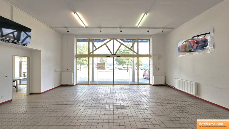 Einzelhandel - 8230, Hartberg - UNBEFRISTET: BÜRO, GESCHÄFTSLOKAL, WERKSTÄTTE, VERKAUFSHALLE MIT KFZ STELLFLÄCHEN IN HARTBERG