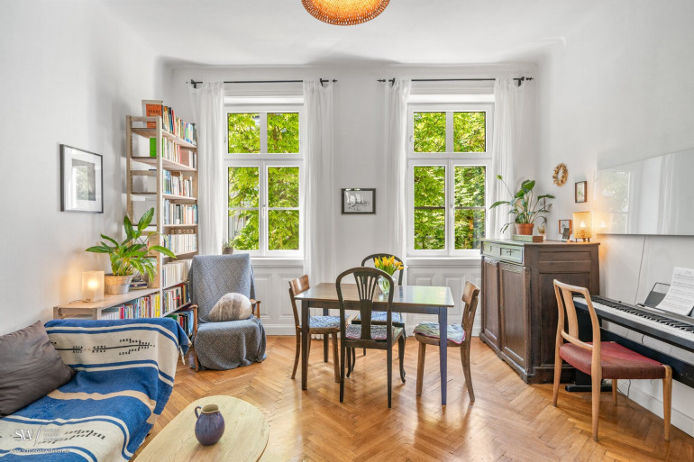Wohnung - 1170, Wien - WIENER ALTBAU-SCHMUCKSTÜCK MIT CHARAKTER & GRÜNEM INNENHOF – HELLE 3 ZIMMER WOHNUNG MIT BALKON