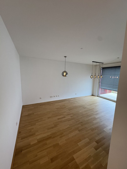 Wohnung - 1210, Wien - Hochwertige 2 Zimmerwohnung im DG mit Balkon
