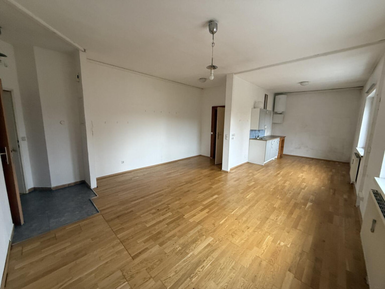 Wohnung - 8020, Graz - Prov-Frei - Dreihackengasse, nette Großgarconniere inkl. Küche zu vermieten ab sofort