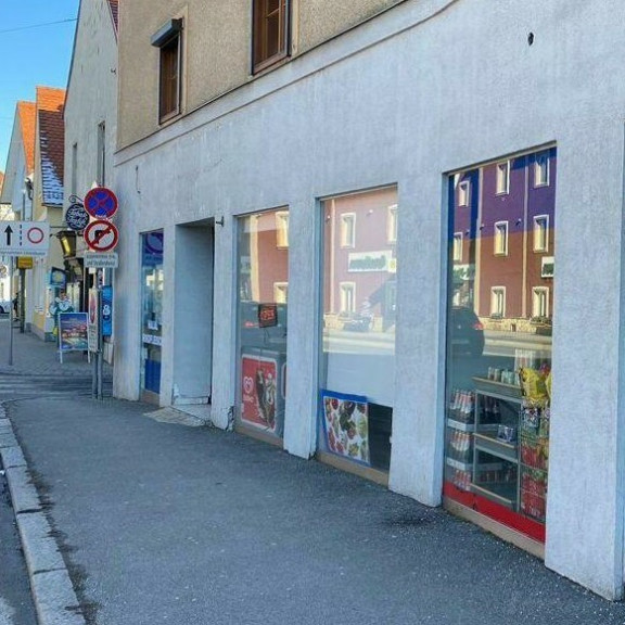 Einzelhandel - 8020, Graz - 8020 Graz: günstiges, ebenerdiges Geschäftslokal mit Auslagenfront an Frequenzlage