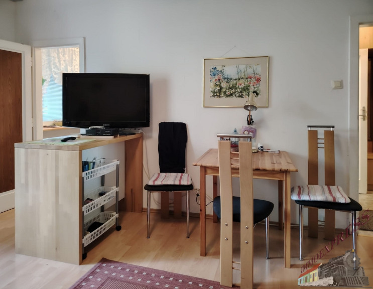 Wohnung - 2500, Baden - 1-Zimmer-Eigentumswohnung mit großer Loggia (7,5m²) in zentraler Lage beim Doblhoffteich