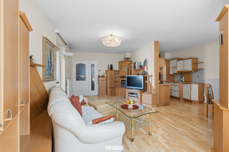 Wohnung - 1220, Wien - GRÜBLICK & URBANE STILLE — direkt an der  U1 !  - 95m², 3 Zimmer, Terrasse inkl. Garagenplatz