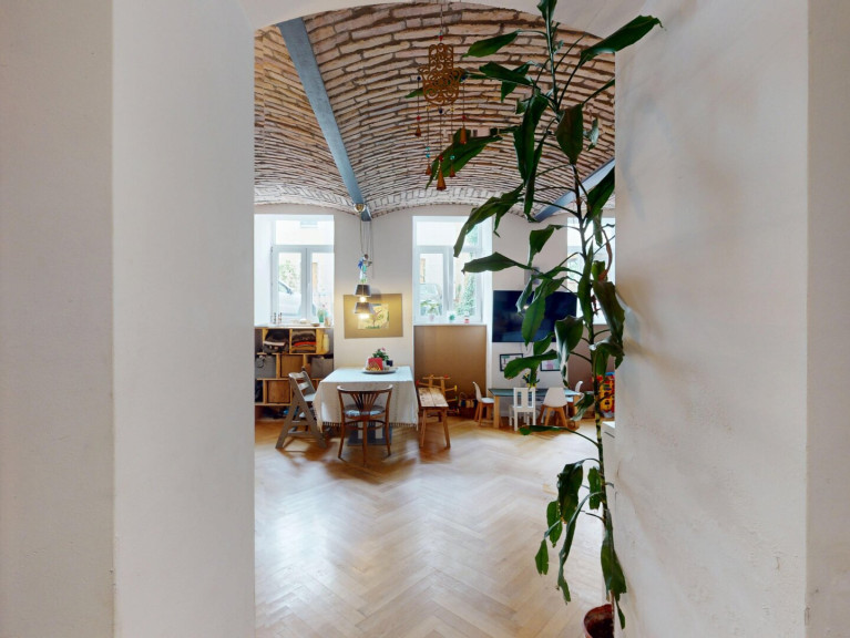 Wohnung - 1210, Wien - Wohnen oder Gewerbe? Helles Souterrain-Schmuckstück: Mit etwas Aufwand umwidmen oder gewerblich nutzen!