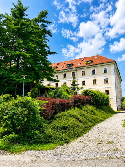 Wohnung - 8412, Allerheiligen bei Wildon - Traumhafte 3-Zimmer-Wohnung im Schloss Herberstorf in Allerheiligen bei Wildon