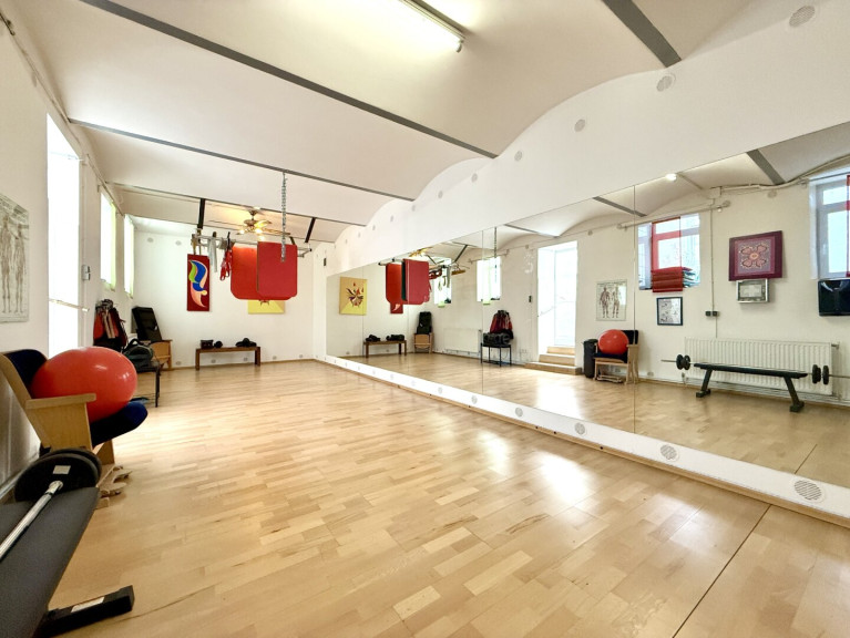 Büro / Praxis - 1150, Wien - Top Physiotherapie-Praxis inkl. Ausstattung | Nähe U3 Hütteldorfer Straße