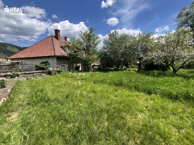 Haus - 8820, Neumarkt in Steiermark - Zentral und schön gelegenes Gebäude in renovierungsbedürftigem Zustand
