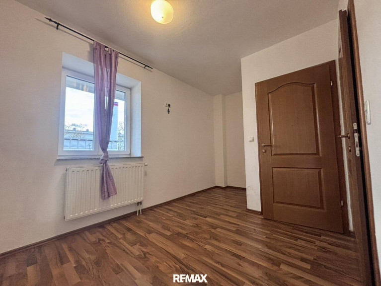 Wohnung - 4400, Steyr - Charmantes Mini-Apartment mit Badezimmer und Balkon in zentraler Lage - Zimmer 13! Nähe BMW, SKF!!!