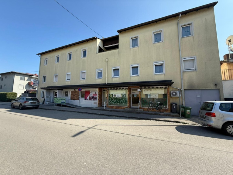 Haus - 4050, Traun - Anlageimmobilie: 3 Wohneinheiten, Restaurant, Geschäftsfläche