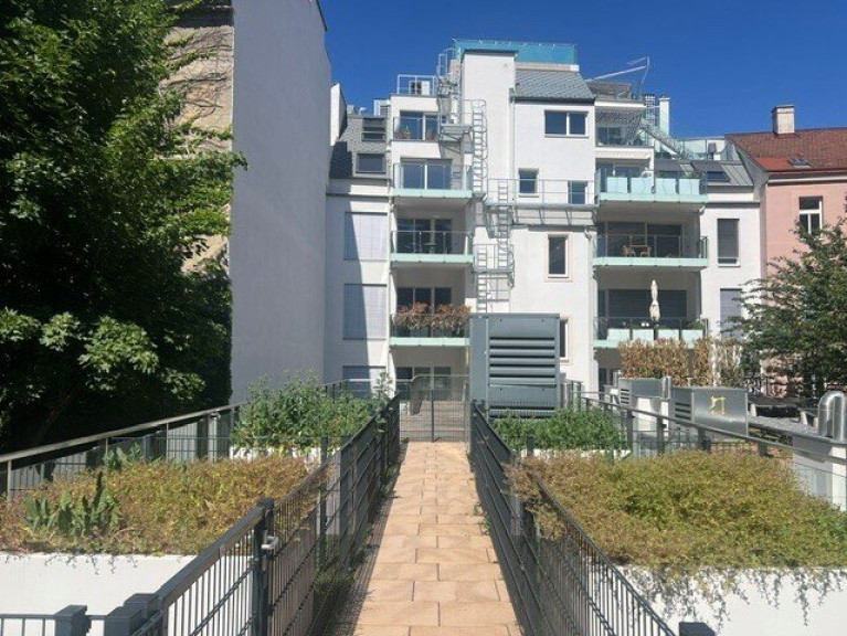 Wohnung - 1020, Wien - Altbau-Erstbezug mit 20m² Terrasse Nähe Karmelitermarkt