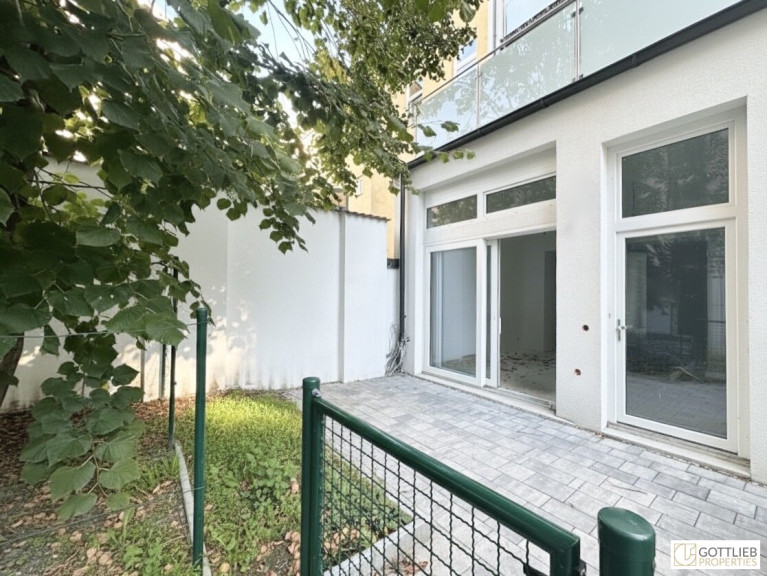 Wohnung - 1160, Wien - Erstbezug in U-Bahn-Nähe! Liebevoll generalsanierte 3-Zimmer-Wohnung mit Eigengarten und Terrasse in Gründerzeithaus