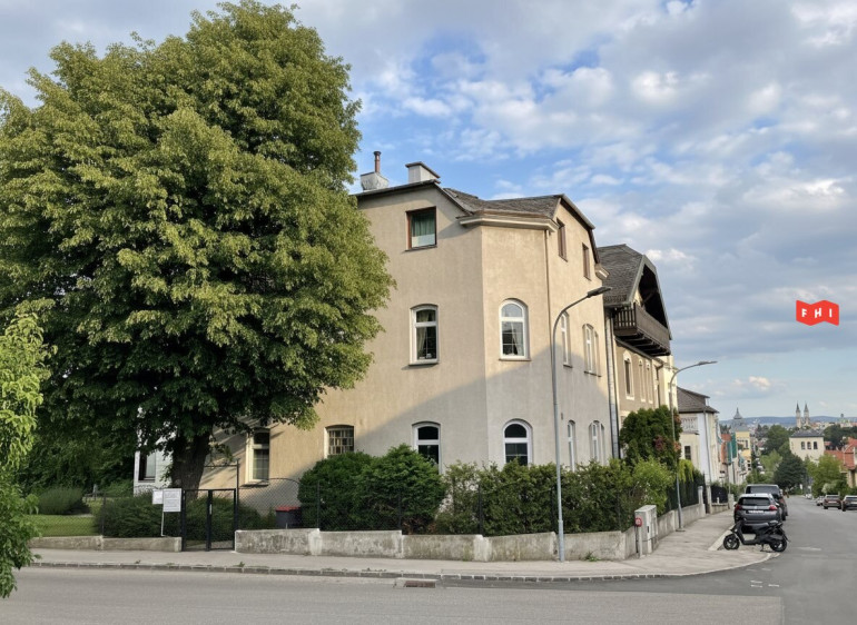 Haus - 3400, Klosterneuburg - Architektur-Ikone mit Garten und 3 Garagenplätzen