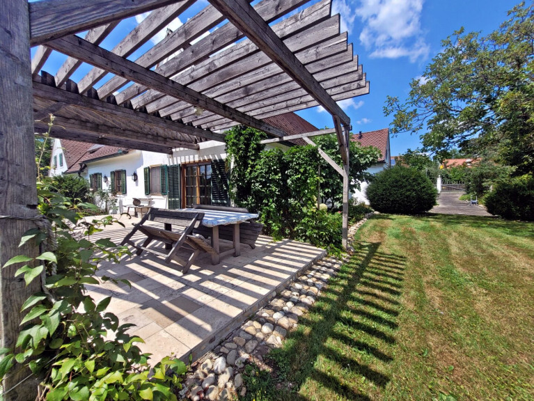Haus - 8271, Bad Waltersdorf - Moderner Vierkanthof mit Pool Sofortbezug - in prominenter Lage