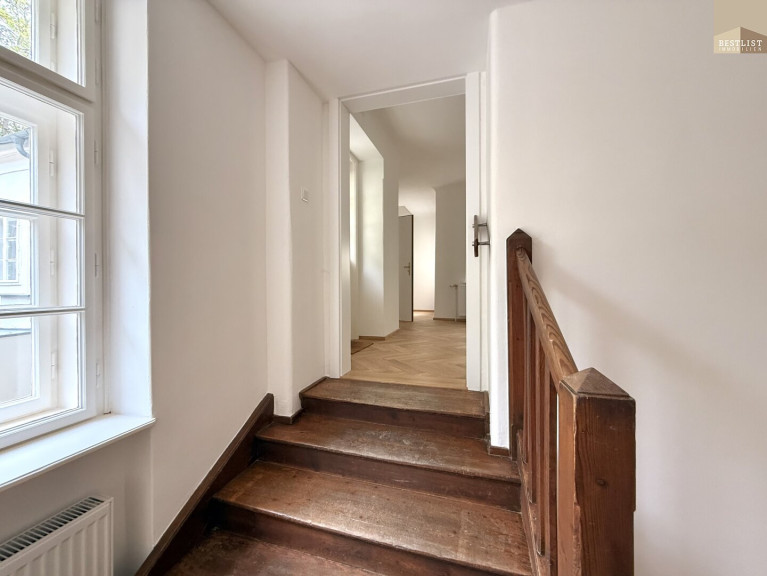 Büro / Praxis - 2500, Baden - Repräsentative Praxis- / Bürofläche in Toplage Baden – ca. 215 m² mit Terrasse & vielseitiger Raumaufteilung!