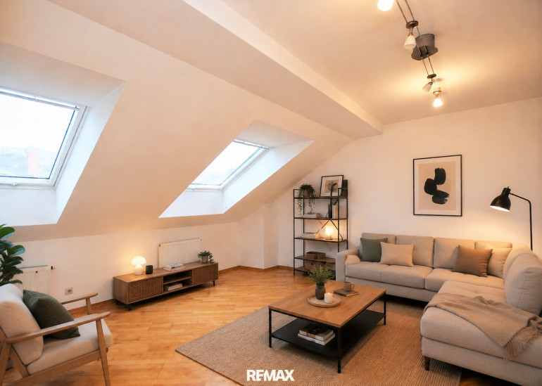 Wohnung - 1140, Wien - DG-Wohnung mit Balkon nahe U3 – renovierungsbedürftig mit großem Potenzial