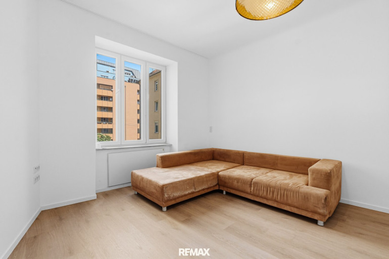 Wohnung - 1110, Wien - Stilvolles Wohneigentum: Frisch sanierte Single-Wohnung mit Gestaltungsspielraum