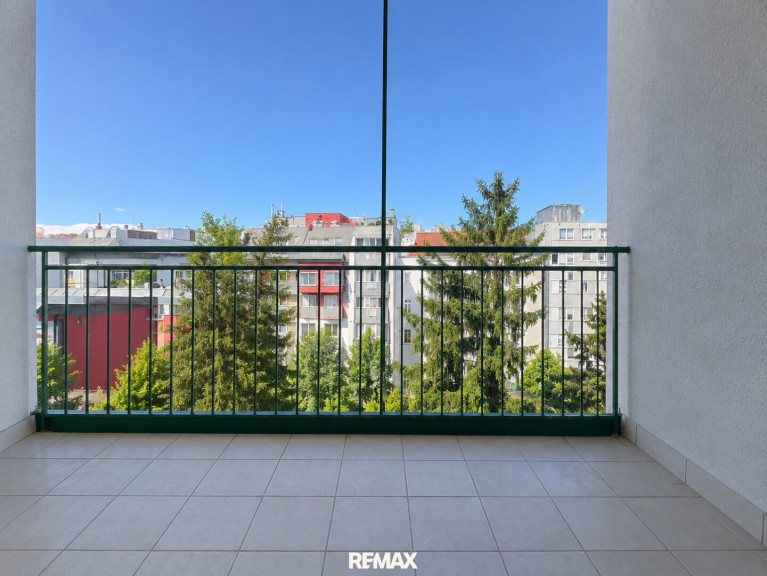 Wohnung - 1210, Wien - Leistbares Wohnen mit Ausblick & Bewegung – Gepflegte 3-Zimmerwohnung mit BALKON aber ohne Lift