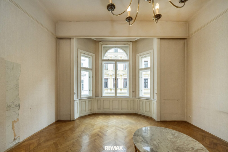 Wohnung - 1070, Wien - Charmante Altbauwohnung mit Entwicklungspotenzial in Bestlage des 7. Bezirks