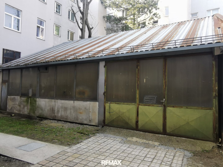 Halle / Lager / Produktion - 1100, Wien,Favoriten - Ausstellungsraum, Werkstatt, Lager... Mietinteressenten vorhanden. Zusätzlich Wohnung oberhalb möglich.