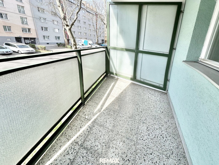 Wohnung - 1100, Wien - 2 x Loggia, vielfältige perfekte Infrastruktur, viele Zimmer!