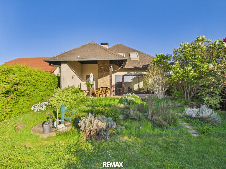 Haus - 2230, Gänserndorf - 5-Zimmer-Haus in Gänserndorf mit Terrasse, Garage, Pool und geräumigen Keller