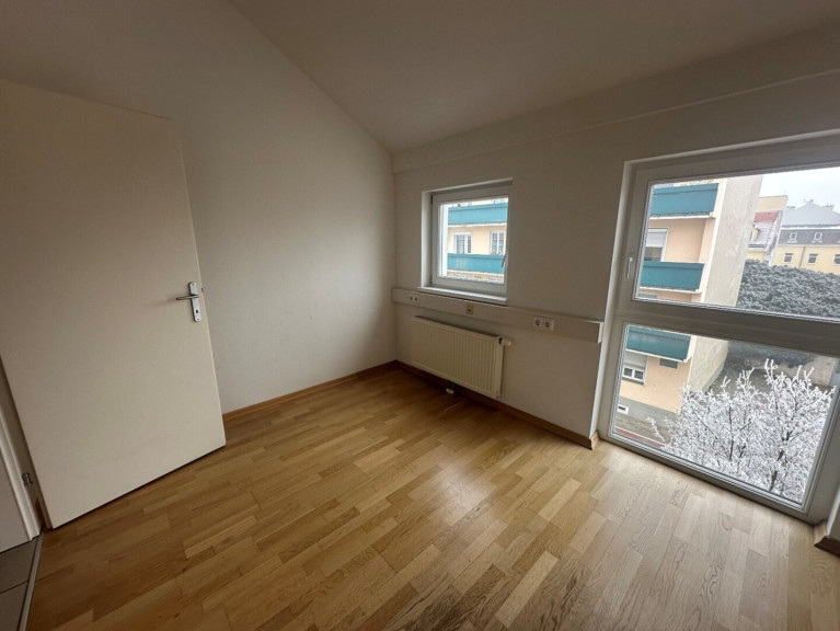 Büro / Praxis - 2700, Wiener Neustadt - Zentral gelegenes Altbau-Büro mit Charme – 134 m² nahe Hauptplatz und  Bahnhof! In 2700 Wiener Neustadt