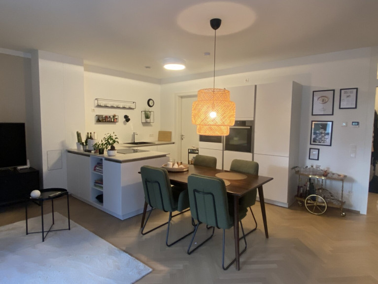 Wohnung - 2700, Wiener Neustadt - Stilvolle 2-Zimmer-Wohnung mit Balkon in Bestlage von Wr. Neustadt – Perfekte Wohnqualität direkt beim Landesklinikum!