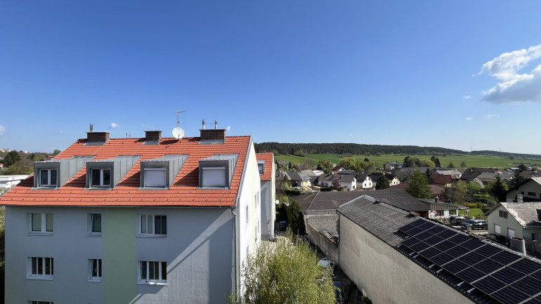 Wohnung - 2753, Markt Piesting - Rohdiamant mit Weitblick – Charmante 3-Zimmer-Wohnung in Dreistetten