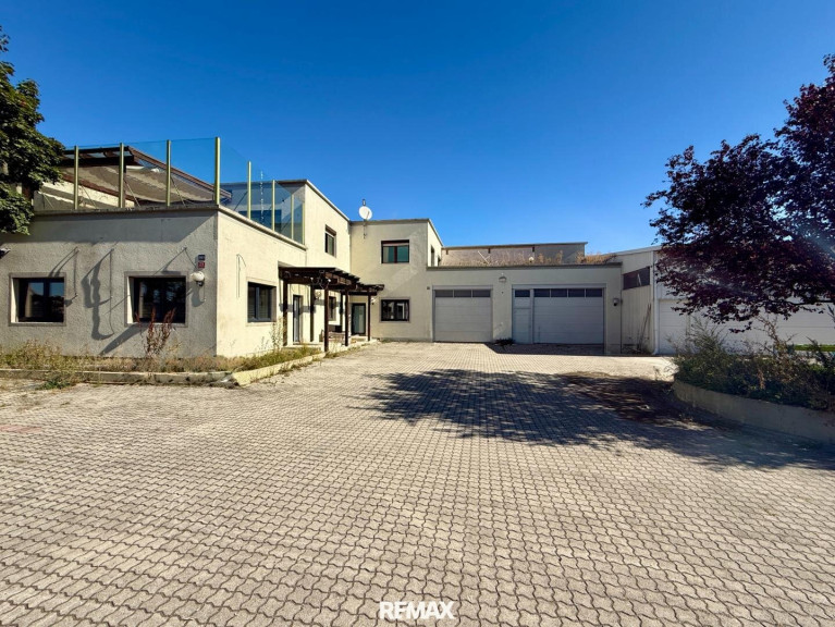 Halle / Lager / Produktion - 2522, Oberwaltersdorf - Ideale Gewerbeliegenschaft für Logistik & Produktion – mit Büro und Wohnung