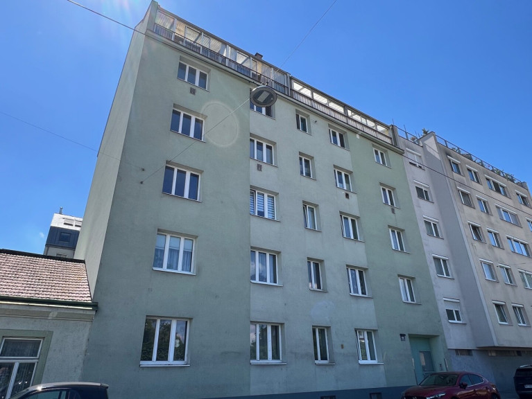 Wohnung - 1210, Wien - Sanierungsbedürftige 2-Zimmer-Wohnung  in 1210 Wien