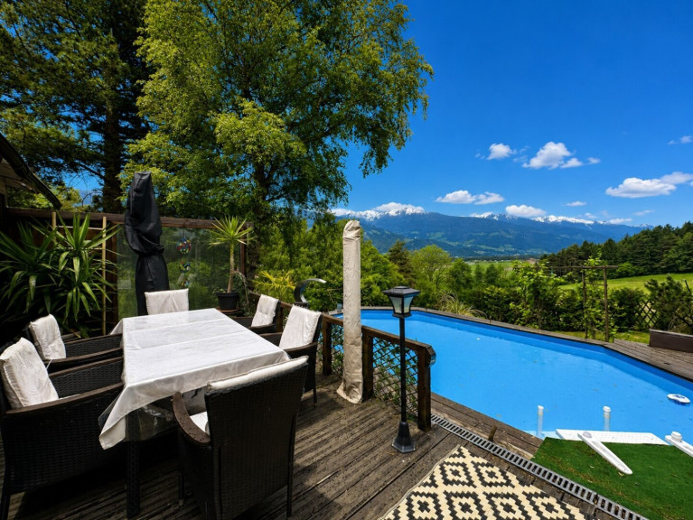 Haus - 6134, Vomp - Luxuriöses Landhaus in absoluter Ruhelage mit Pool, Sauna, 1185 m2 Garten und atemberaubendem Ausblick über das Inntal