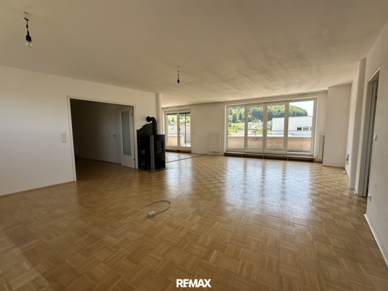 Wohnung - 4812, Pinsdorf - Großzügige Dachgeschoss-Wohnung in Pinsdorf