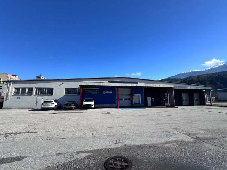 Halle / Lager / Produktion - 6060, Hall in Tirol - Verbindbare Lagerhallen mit Nebenflächen von 550m² bis 1750m² neben Autobahnanschluss Hall West