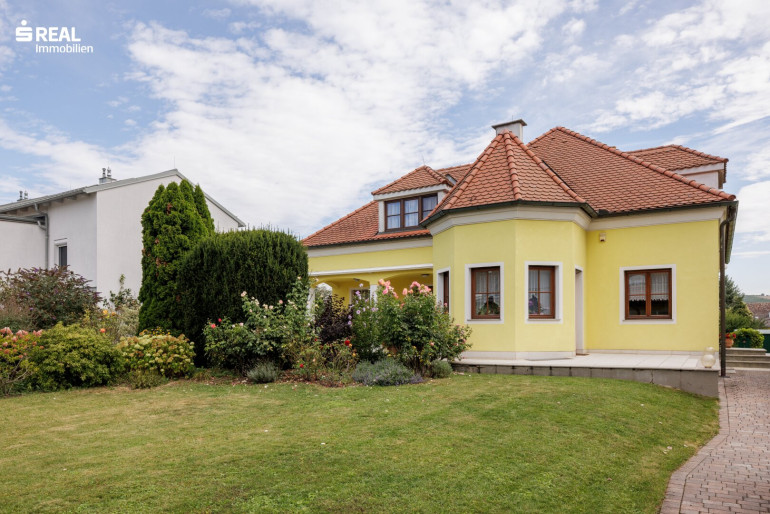 Haus - 2013, Göllersdorf - Traumhaus in Göllersdorf: Gepflegte 8 Zimmer-Oase mit großem Garten und Garage!