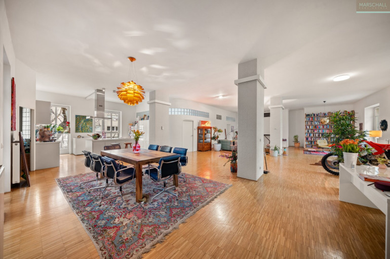 Wohnung - 1070, Wien - Urbaner Loft-Traum: Großzügig wohnen mit Garten & Rooftop-Pool in Bestlage