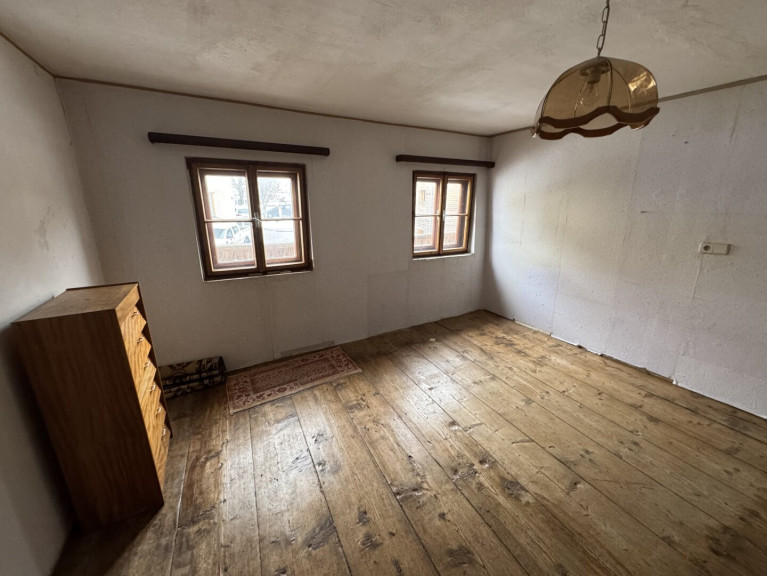 Haus - 6075, Tulfes - Gelegenheit: Ehemaliges Bauernhaus zum Renovieren im Dorfkern !
