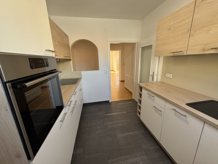 Wohnung - 6020, Innsbruck - "Innsbrucker Wohntraum: 70m² High-Tech-Komfort, kernsaniert mit Lift & gesichertem Park-Anrecht auf Privatgrund!"