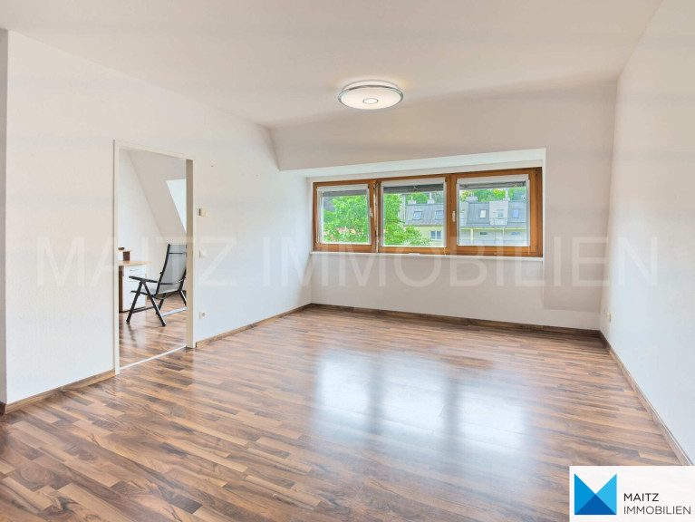 Wohnung - 1190, Wien - IDEAL FÜR SENIOREN und STUDENTEN: Gemütliche, ruhige DG-Wohnung mit 2 Zimmern - gemeinschaftl. Dachterrasse, Sauna, Solarium, Weinkeller!