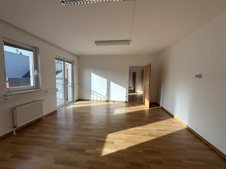 Büro / Praxis - 7000, Eisenstadt - Modernes Büro in Eisenstadt: 250 m² für Ihr erfolgreiches Geschäft!