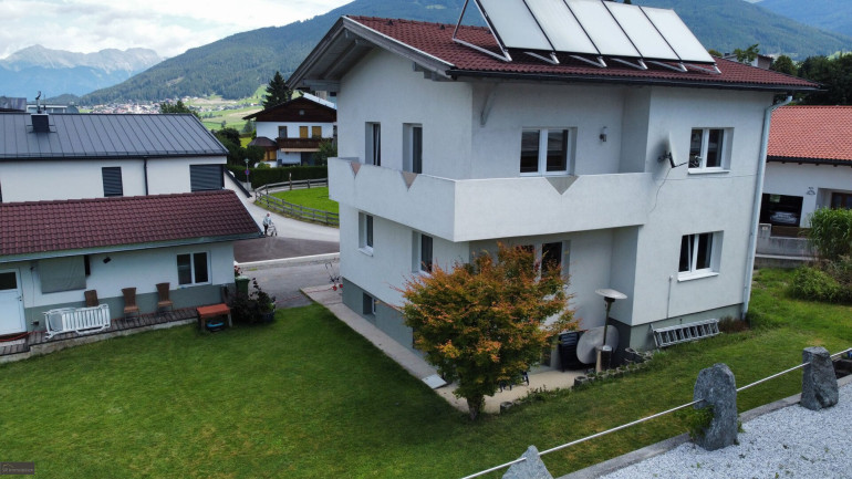 Haus - 6141, Schönberg im Stubaital - Investitionschance: Geräumiges Einfamilien-/Zweifamilienhaus mit großem Grundstück und Aussicht!