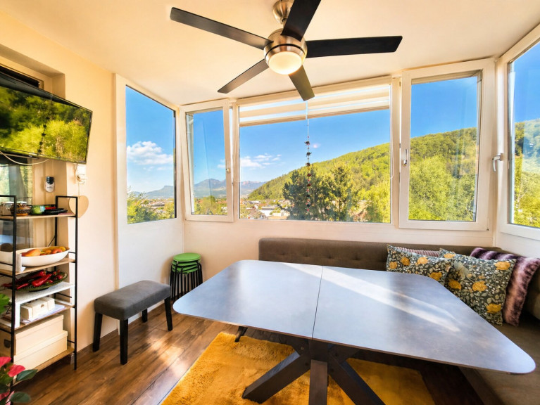 Wohnung - 6800, Feldkirch - Liebevoll sanierte 4-Zimmer-Wohnung mit Wohnwintergarten und herrlichen Weitblick